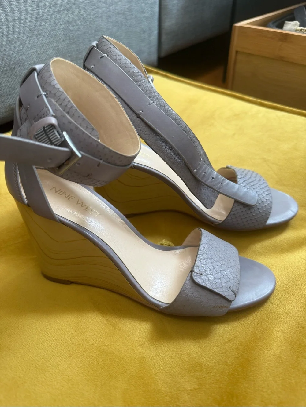 Nine West elegant gray